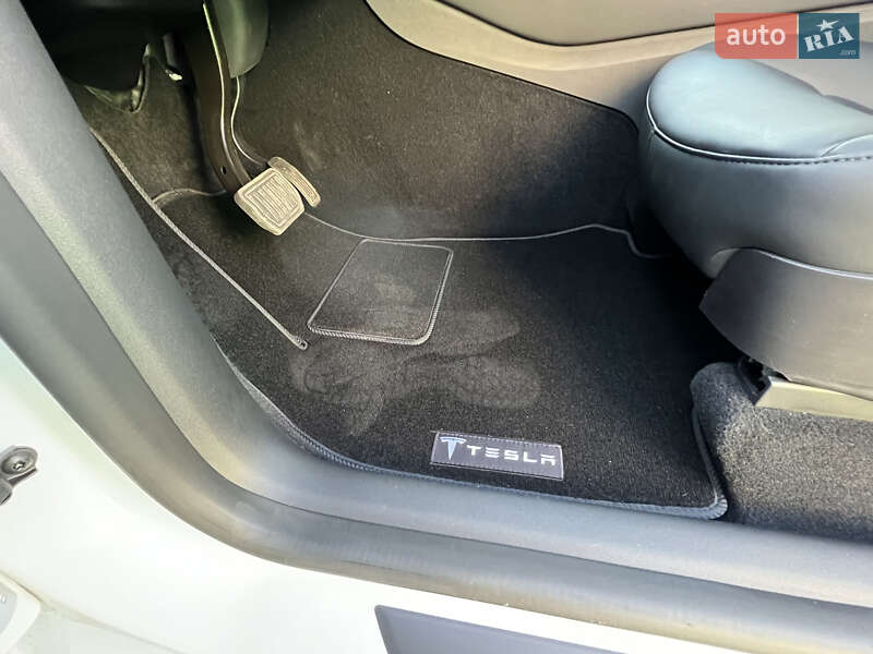 Позашляховик / Кросовер Tesla Model Y 2022 в Самборі