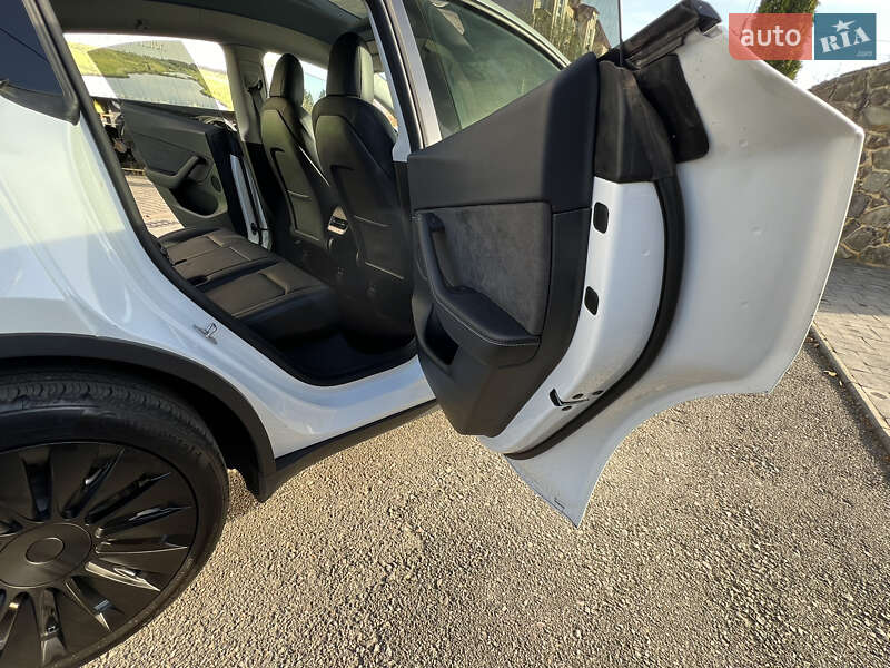 Позашляховик / Кросовер Tesla Model Y 2022 в Самборі