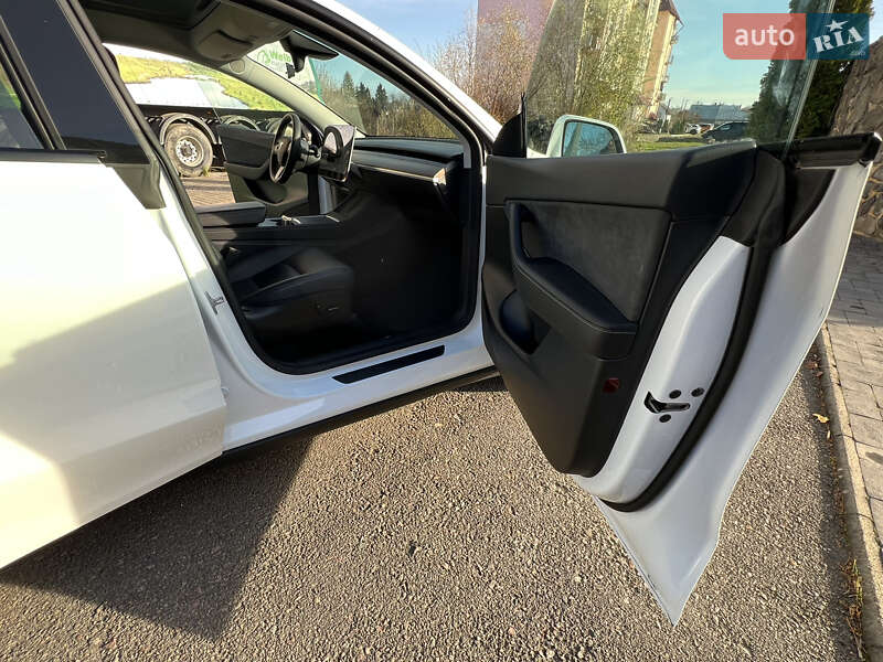 Позашляховик / Кросовер Tesla Model Y 2022 в Самборі