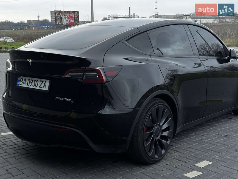 Позашляховик / Кросовер Tesla Model Y 2023 в Києві