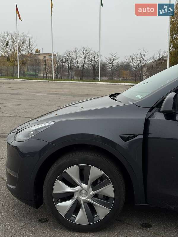 Позашляховик / Кросовер Tesla Model Y 2024 в Харкові фото 5 Позашляховик / Кросовер Tesla Model Y 2024 в Харкові