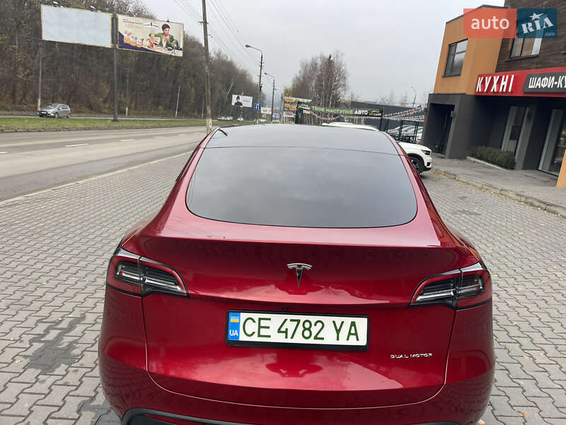 Позашляховик / Кросовер Tesla Model Y 2025 в Чернівцях