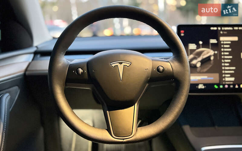 Внедорожник / Кроссовер Tesla Model Y 2024 в Львове