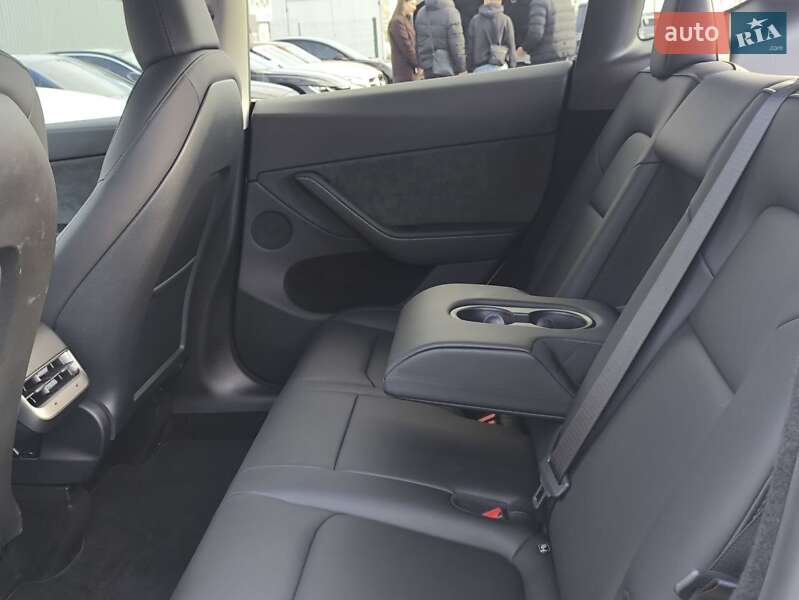 Внедорожник / Кроссовер Tesla Model Y 2024 в Киеве фото 30 Внедорожник / Кроссовер Tesla Model Y 2024 в Киеве