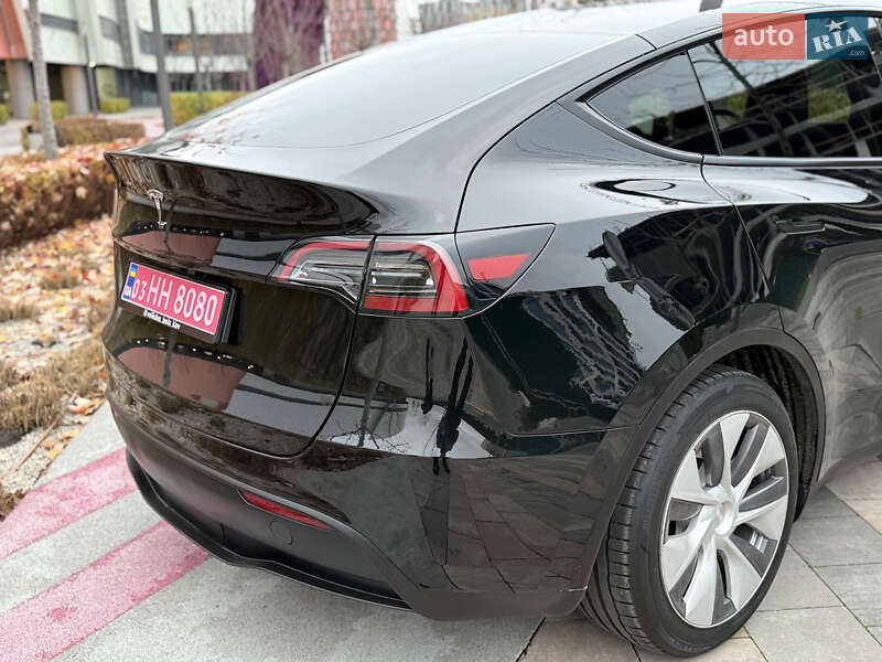 Внедорожник / Кроссовер Tesla Model Y 2024 в Киеве