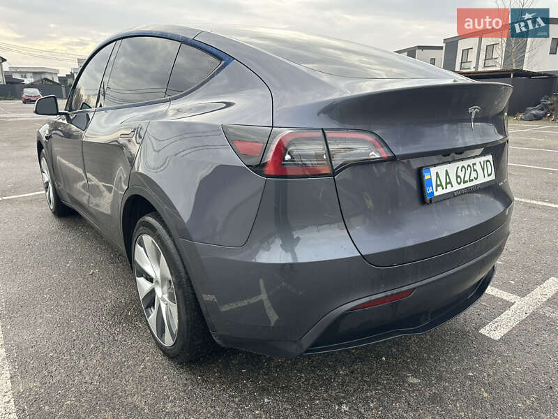 Внедорожник / Кроссовер Tesla Model Y 2023 в Киеве