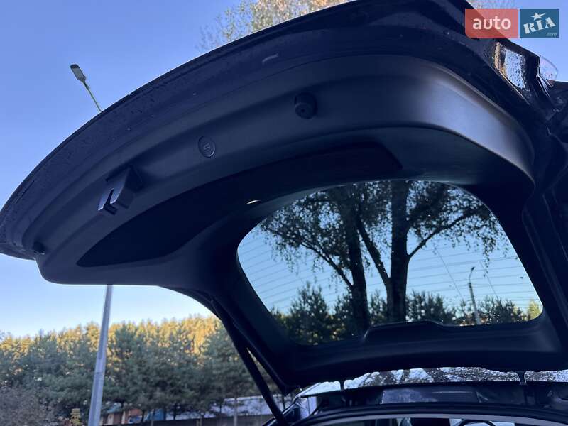 Внедорожник / Кроссовер Tesla Model Y 2022 в Львове