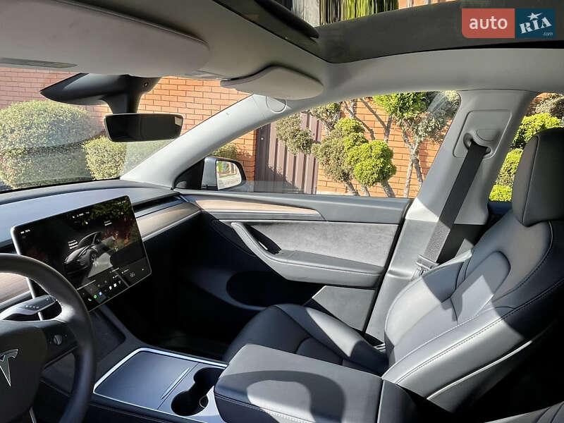 Позашляховик / Кросовер Tesla Model Y 2023 в Дніпрі