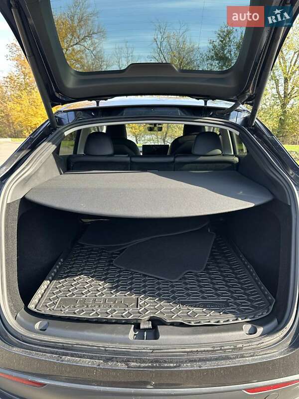 Внедорожник / Кроссовер Tesla Model Y 2024 в Кривом Роге