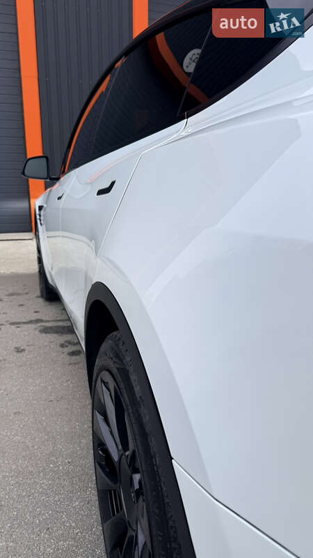 Позашляховик / Кросовер Tesla Model Y 2023 в Броварах фото 13 Позашляховик / Кросовер Tesla Model Y 2023 в Броварах