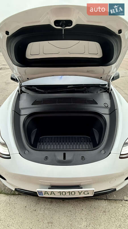 Позашляховик / Кросовер Tesla Model Y 2023 в Броварах фото 17 Позашляховик / Кросовер Tesla Model Y 2023 в Броварах