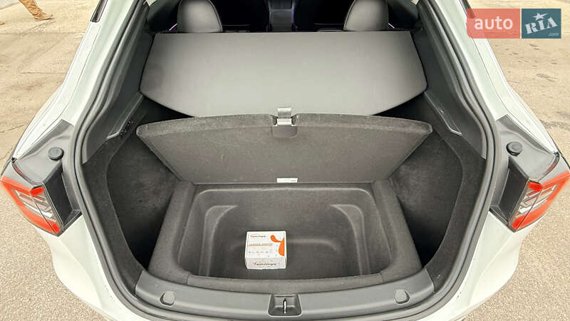 Позашляховик / Кросовер Tesla Model Y 2023 в Броварах фото 19 Позашляховик / Кросовер Tesla Model Y 2023 в Броварах