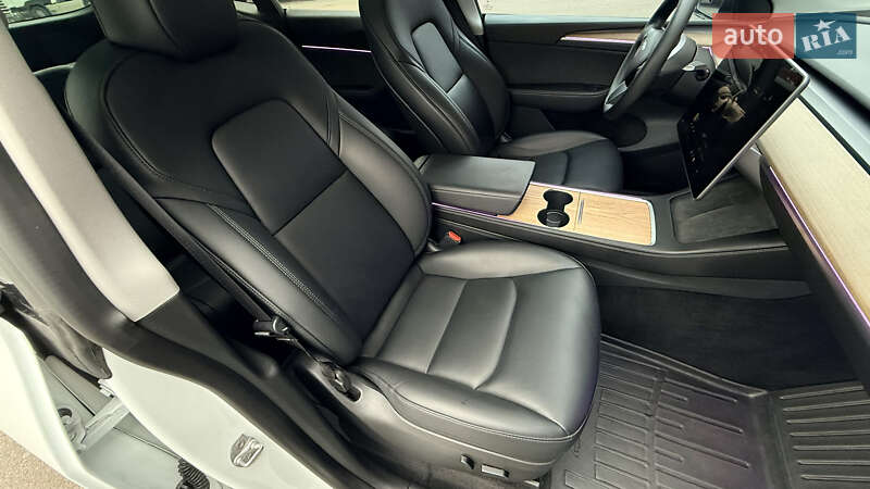 Позашляховик / Кросовер Tesla Model Y 2023 в Броварах фото 26 Позашляховик / Кросовер Tesla Model Y 2023 в Броварах