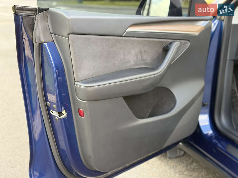 Внедорожник / Кроссовер Tesla Model Y 2023 в Харькове