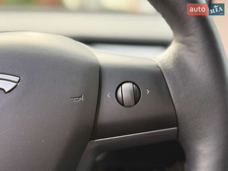 Внедорожник / Кроссовер Tesla Model Y 2023 в Харькове