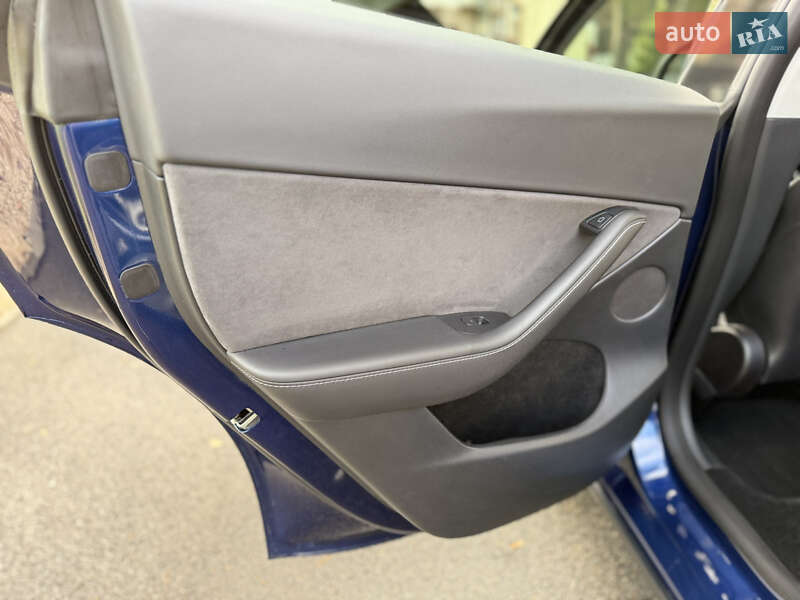 Внедорожник / Кроссовер Tesla Model Y 2023 в Харькове