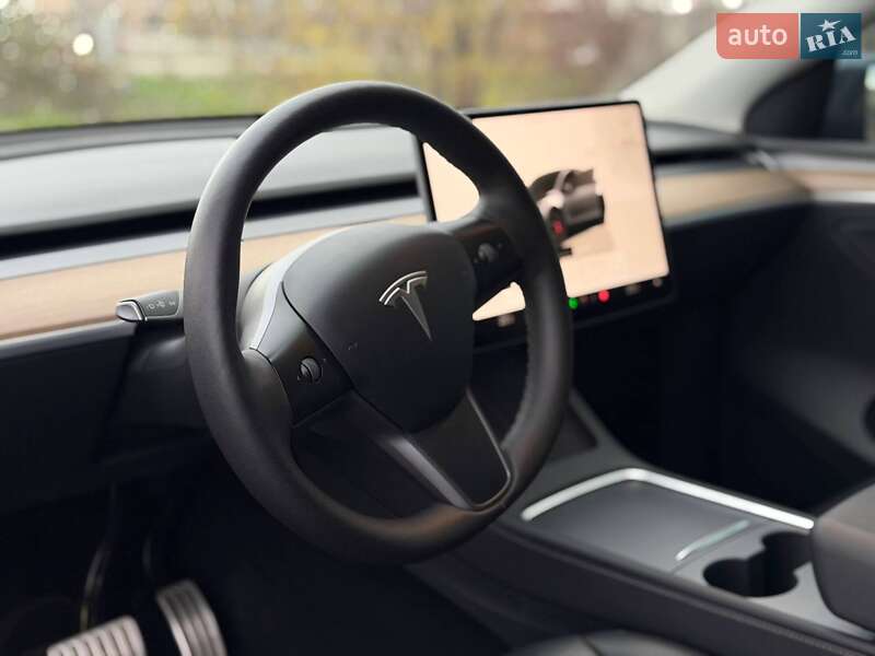 Внедорожник / Кроссовер Tesla Model Y 2023 в Кривом Роге