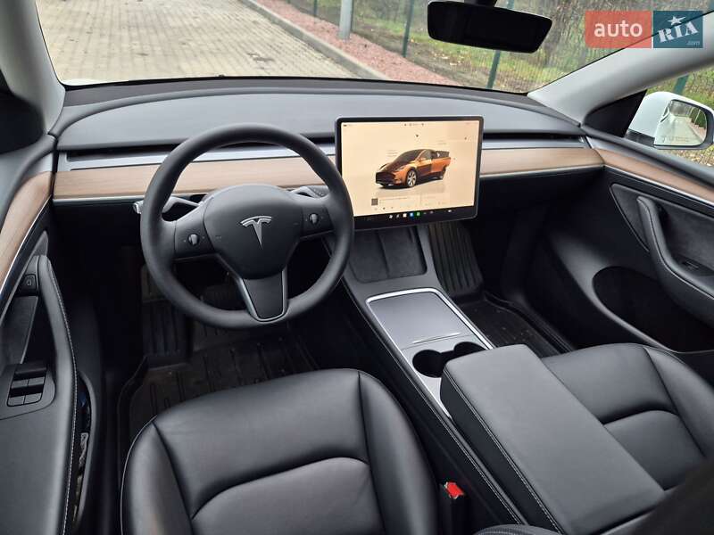Внедорожник / Кроссовер Tesla Model Y 2024 в Кременчуге