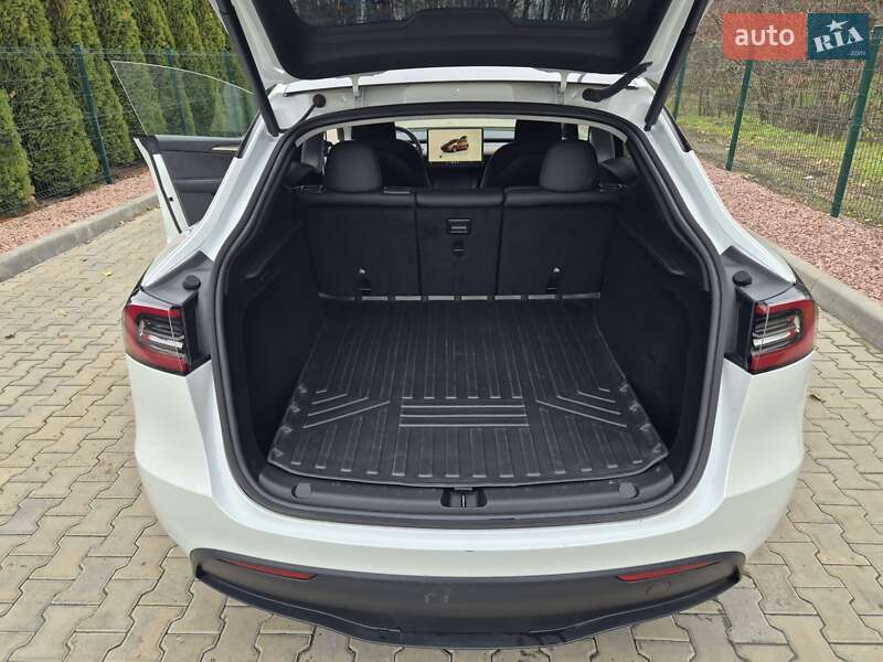 Внедорожник / Кроссовер Tesla Model Y 2024 в Кременчуге