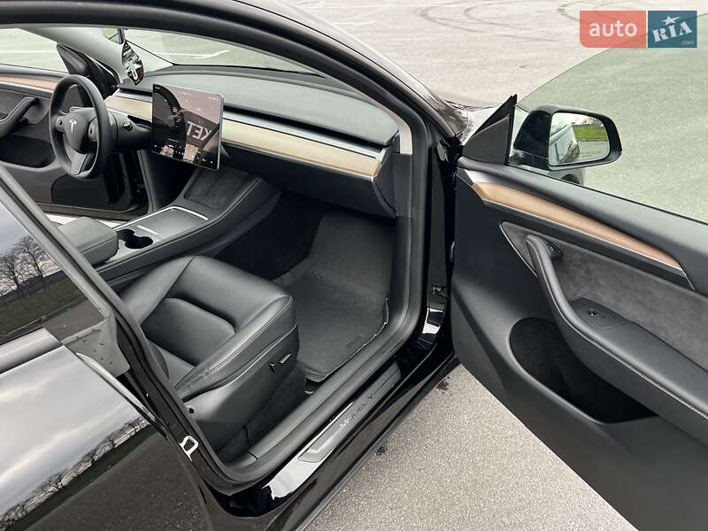 Позашляховик / Кросовер Tesla Model Y 2023 в Дніпрі