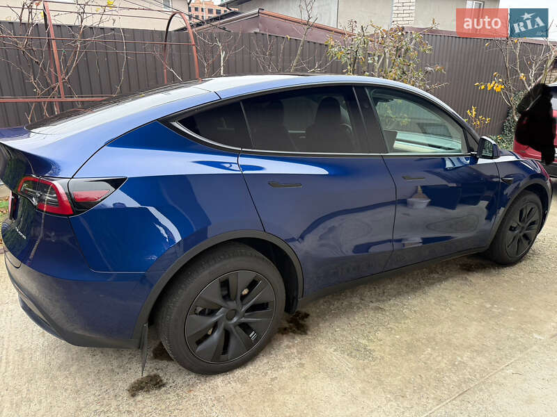 Позашляховик / Кросовер Tesla Model Y 2024 в Бучі
