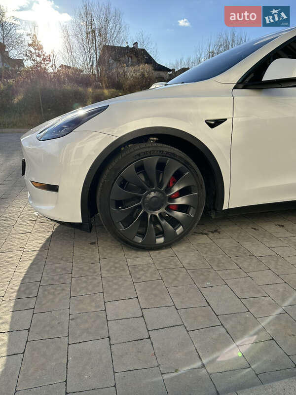 Позашляховик / Кросовер Tesla Model Y 2023 в Львові фото 8 Позашляховик / Кросовер Tesla Model Y 2023 в Львові