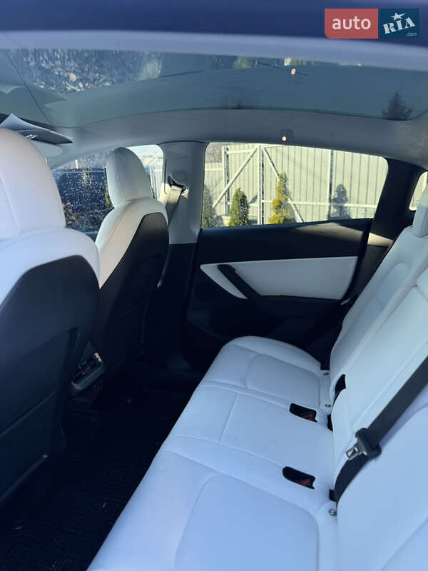 Внедорожник / Кроссовер Tesla Model Y 2021 в Тернополе