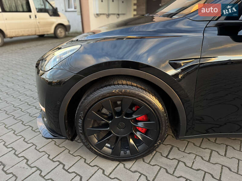 Внедорожник / Кроссовер Tesla Model Y 2020 в Луцке