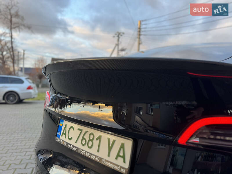 Внедорожник / Кроссовер Tesla Model Y 2020 в Луцке
