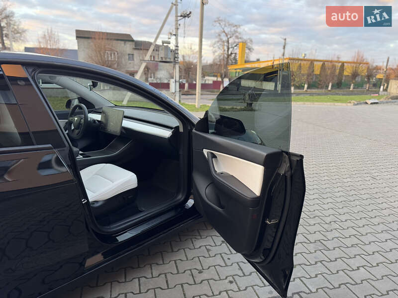 Внедорожник / Кроссовер Tesla Model Y 2020 в Луцке