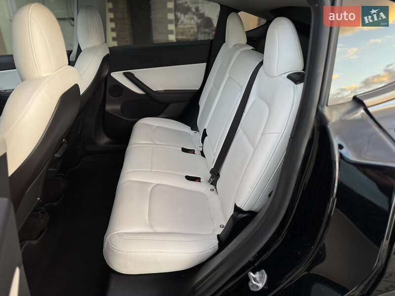 Внедорожник / Кроссовер Tesla Model Y 2020 в Луцке