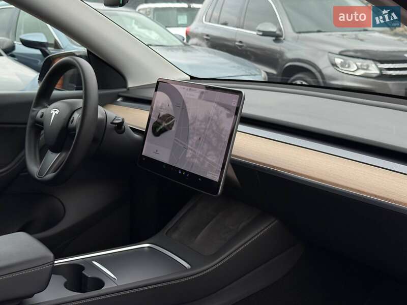 Позашляховик / Кросовер Tesla Model Y 2021 в Миколаєві
