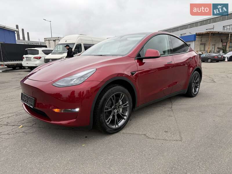 Позашляховик / Кросовер Tesla Model Y 2024 в Києві