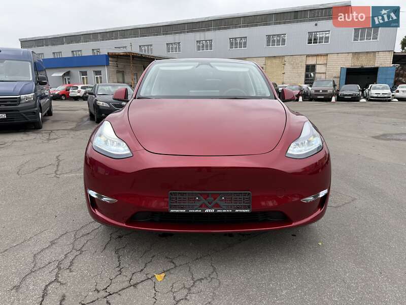 Позашляховик / Кросовер Tesla Model Y 2024 в Києві