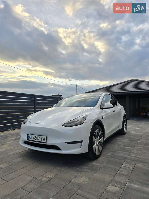 Внедорожник / Кроссовер Tesla Model Y 2023 в Ивано-Франковске