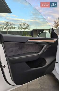 Внедорожник / Кроссовер Tesla Model Y 2023 в Ивано-Франковске