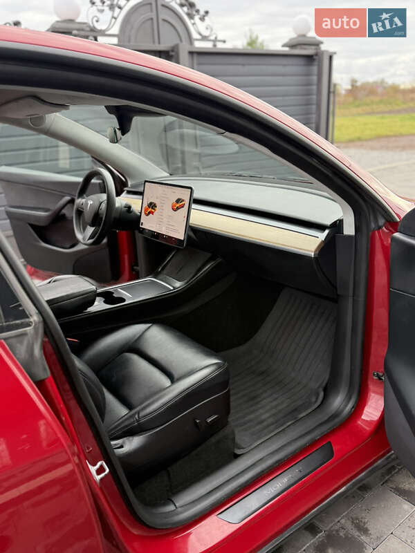 Внедорожник / Кроссовер Tesla Model Y 2022 в Дубно