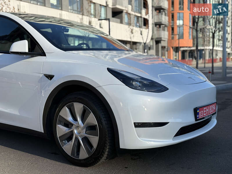 Внедорожник / Кроссовер Tesla Model Y 2023 в Киеве