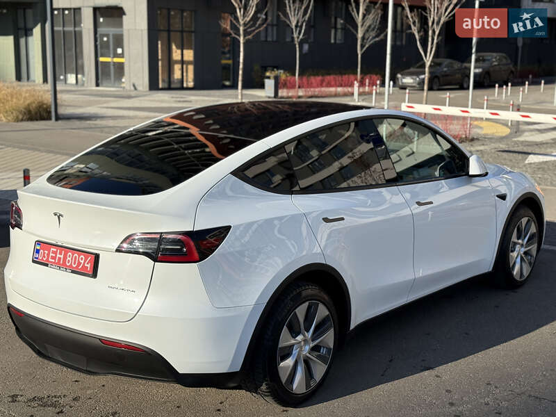 Внедорожник / Кроссовер Tesla Model Y 2023 в Киеве