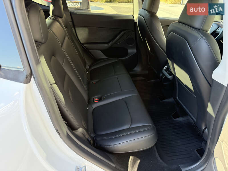 Внедорожник / Кроссовер Tesla Model Y 2023 в Киеве