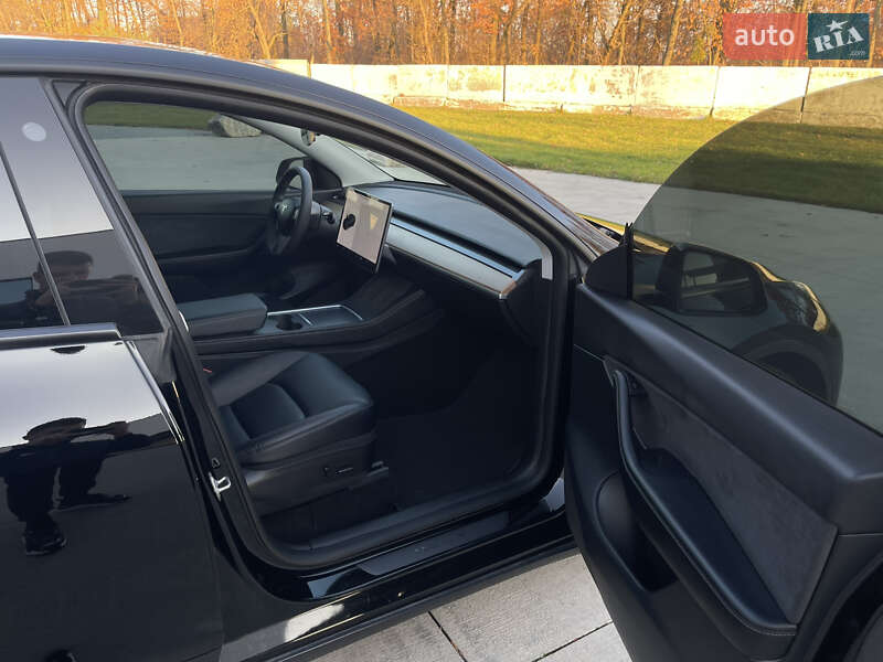 Позашляховик / Кросовер Tesla Model Y 2021 в Луцьку