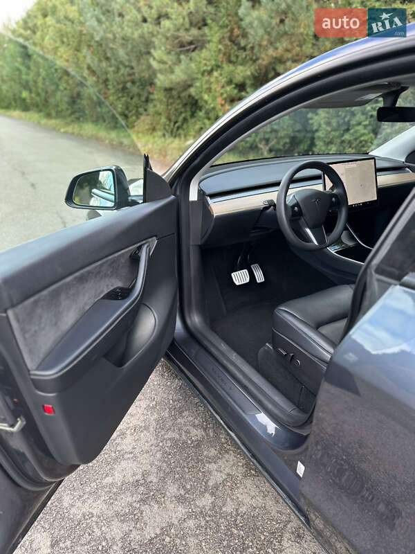 Внедорожник / Кроссовер Tesla Model Y 2020 в Ровно