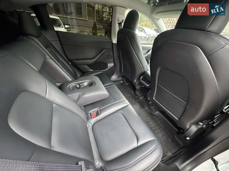 Позашляховик / Кросовер Tesla Model Y 2022 в Києві