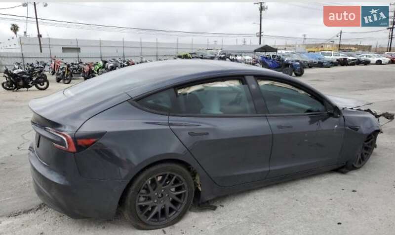 Внедорожник / Кроссовер Tesla Model Y 2024 в Киеве