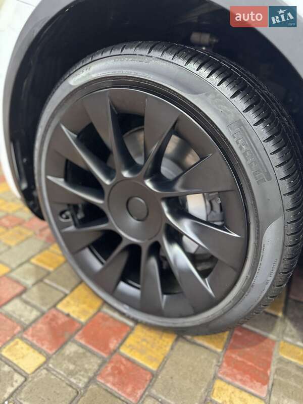 Позашляховик / Кросовер Tesla Model Y 2022 в Харкові