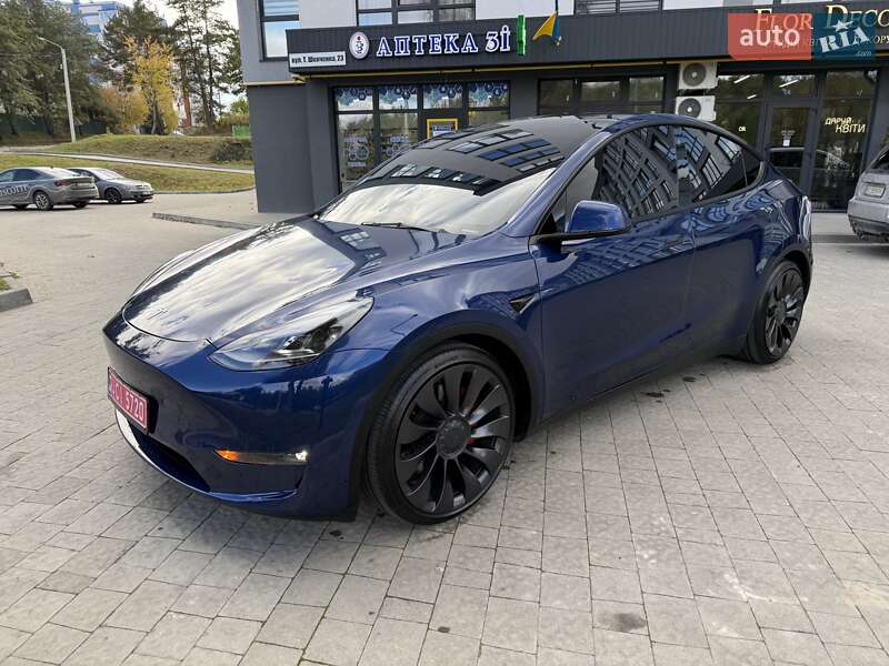 Позашляховик / Кросовер Tesla Model Y 2021 в Львові