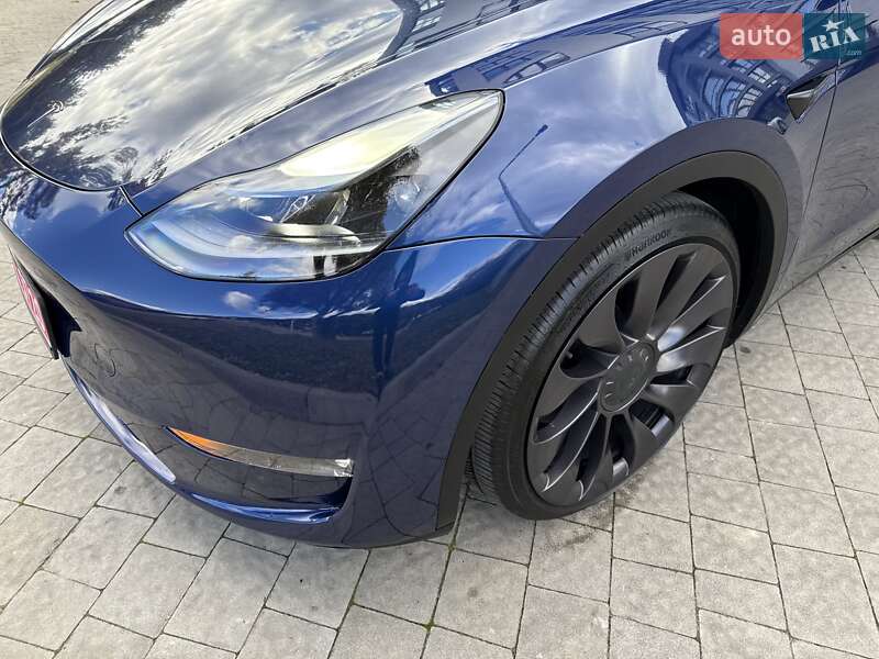 Позашляховик / Кросовер Tesla Model Y 2021 в Львові