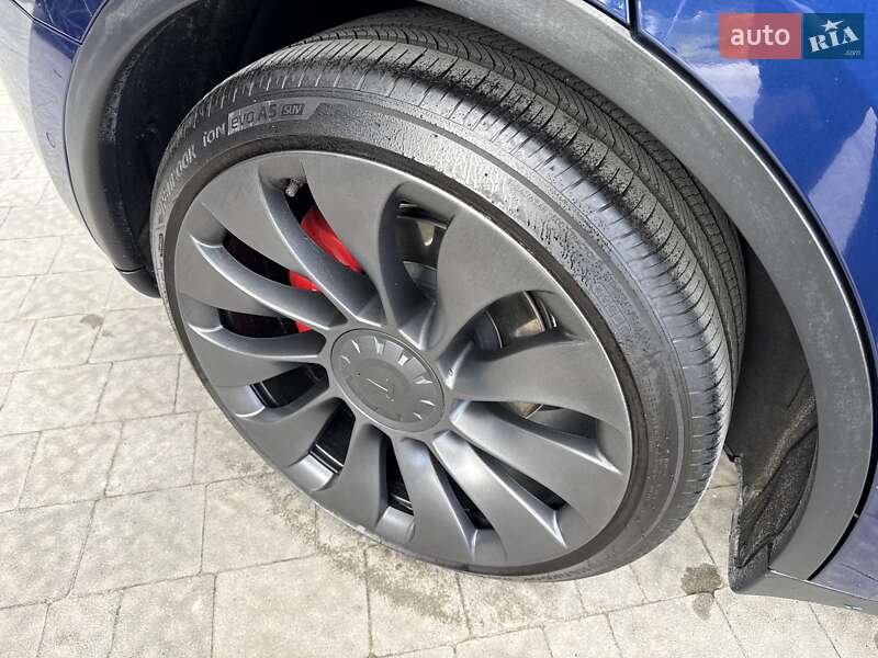 Позашляховик / Кросовер Tesla Model Y 2021 в Львові