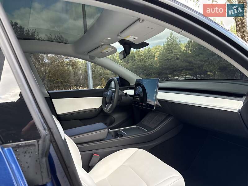 Позашляховик / Кросовер Tesla Model Y 2021 в Львові