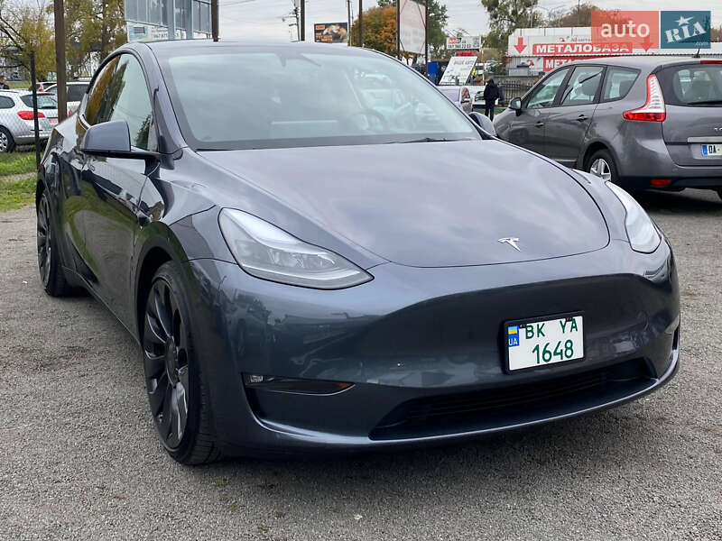 Внедорожник / Кроссовер Tesla Model Y 2023 в Ровно